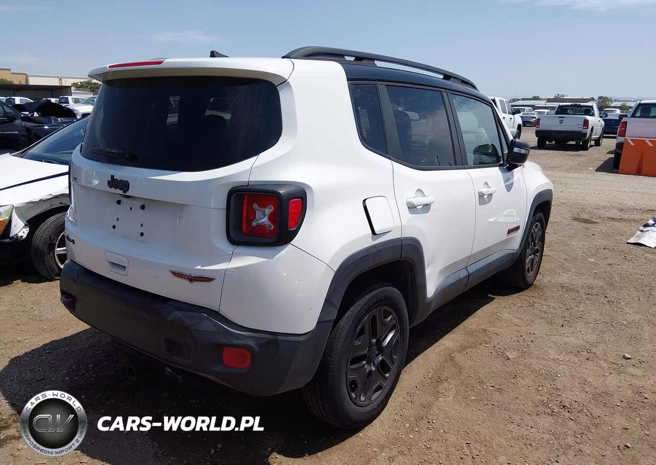 2018 Jeep Renegade Trailhawk 4X4 VIN:ZACCJBCBXJPG88698 - 4