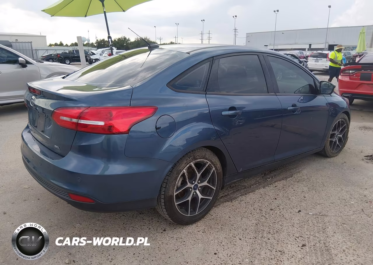 2018 Ford Focus Sel VIN:1FADP3H26JL230717 - 4