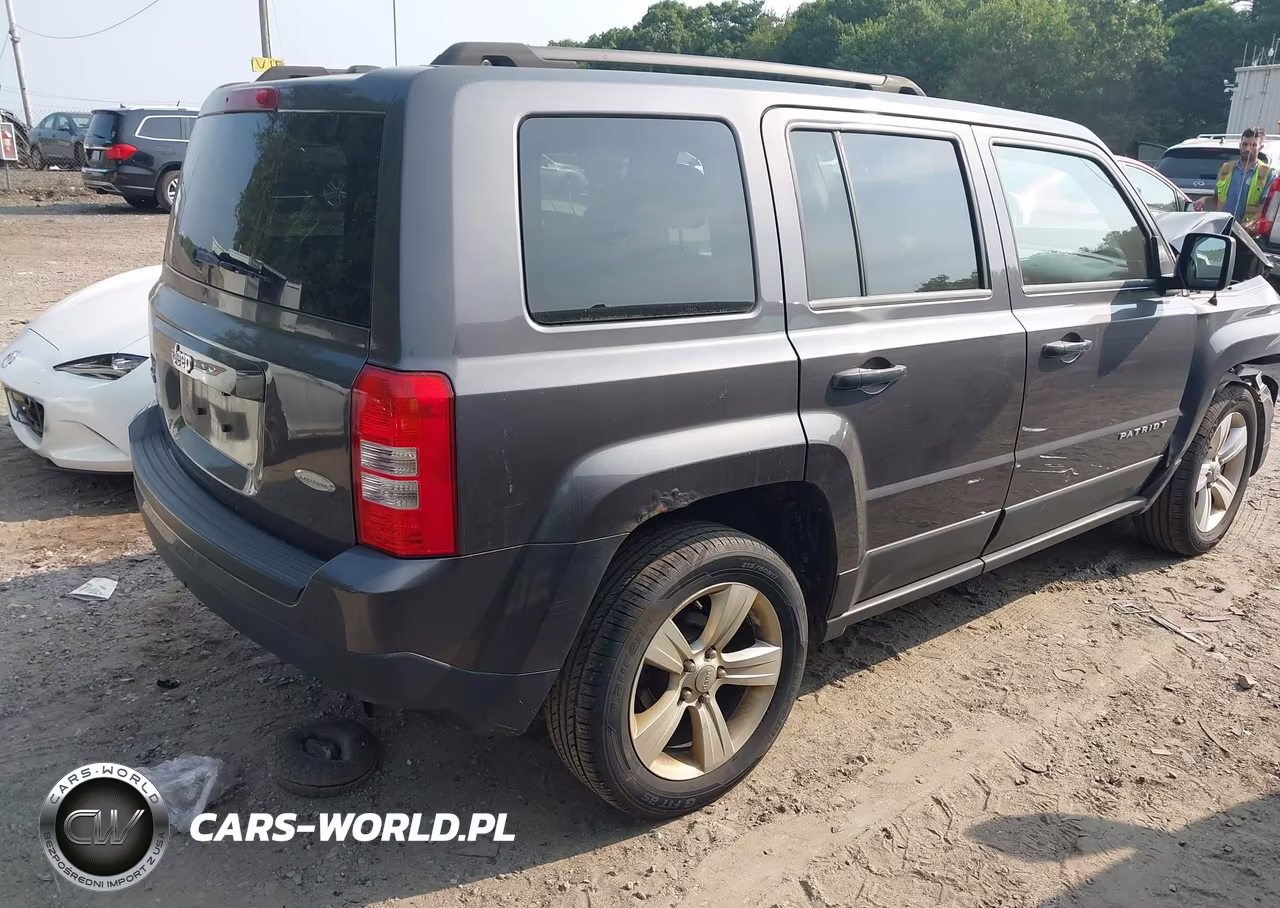 2015 Jeep Patriot Latitude VIN:1C4NJRFB2FD417282 - 4