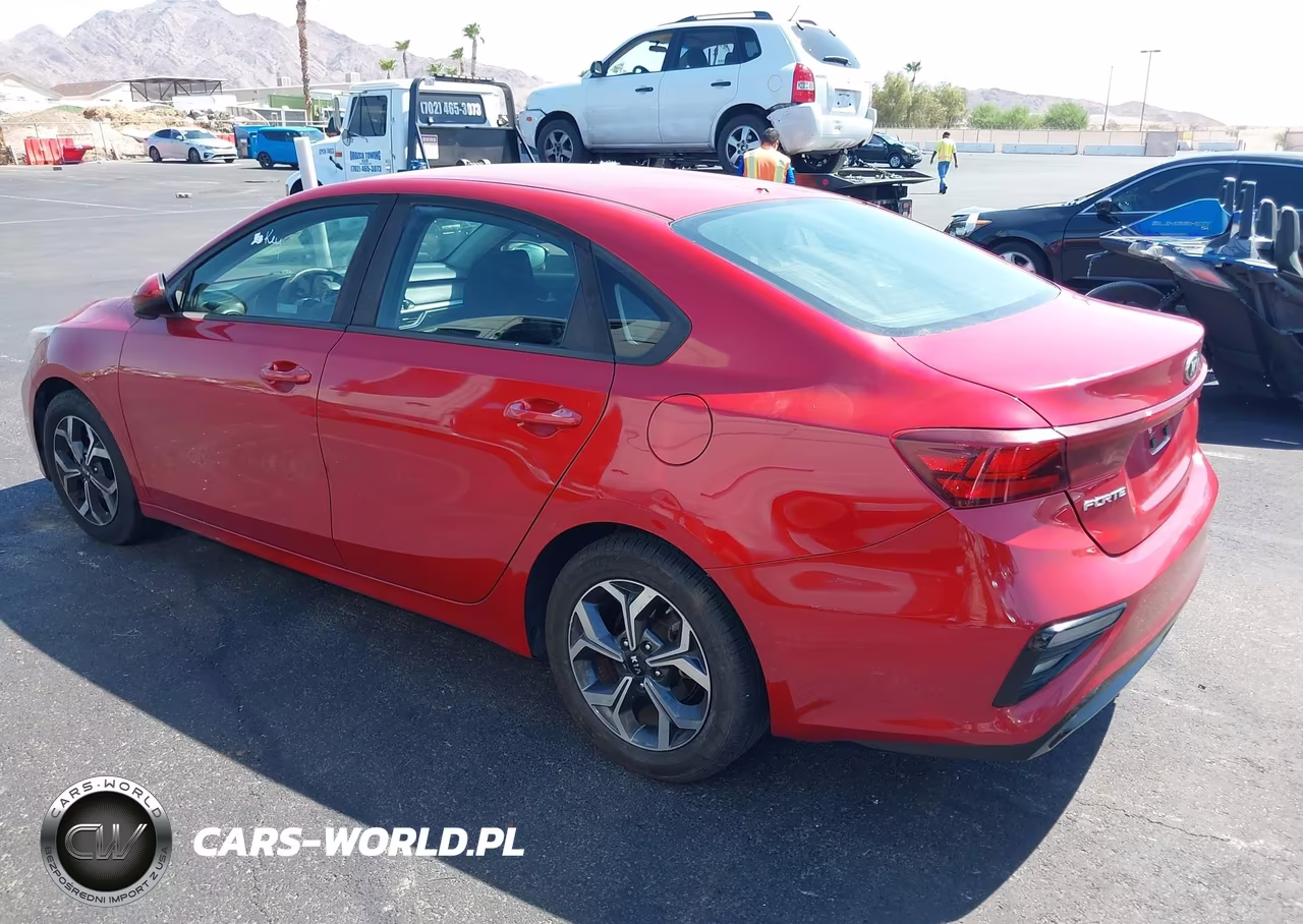 2019 Kia Forte Lxs VIN:3KPF24AD8KE072667 - 3