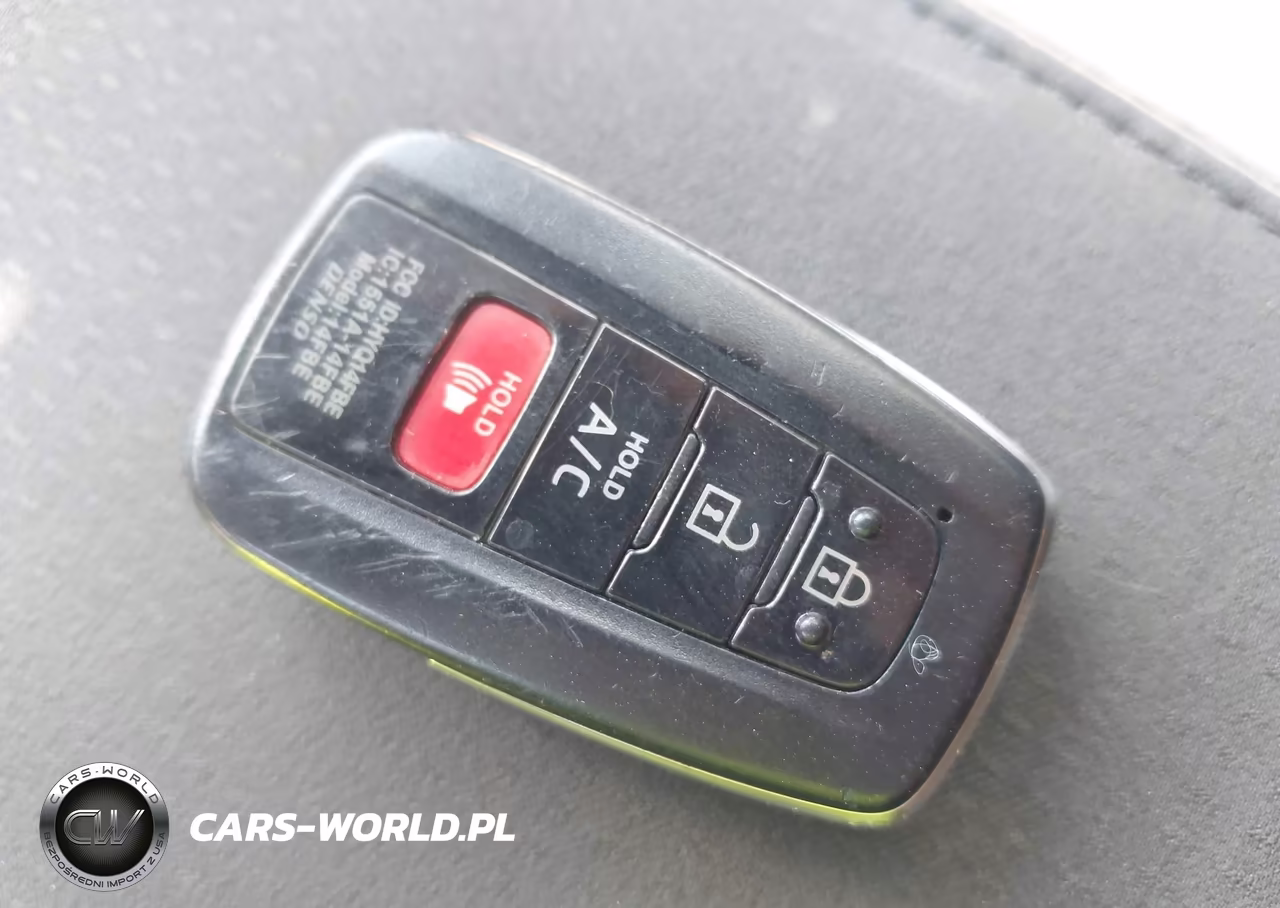 2018 Toyota Prius Prime Plus VIN:JTDKARFP6J3092889 - 11