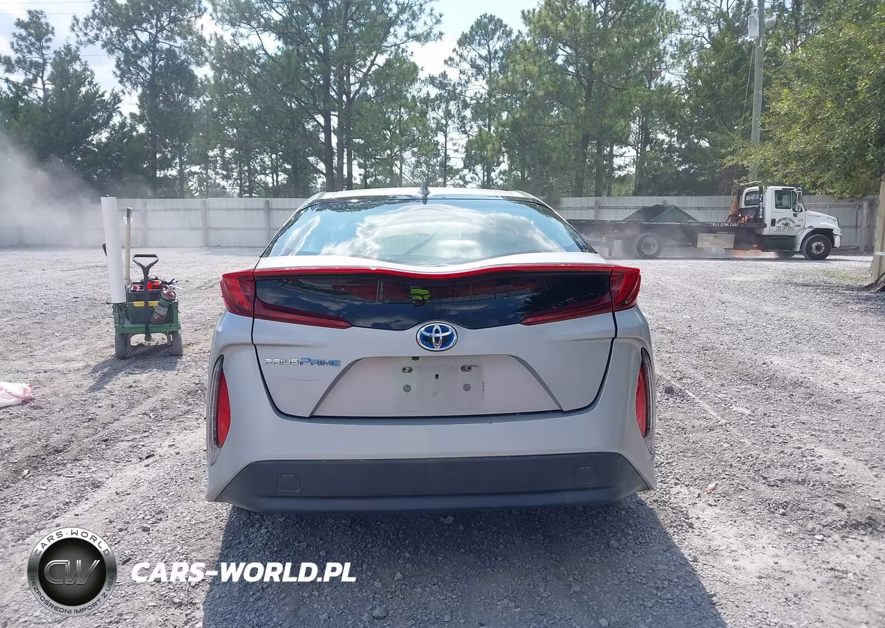 2018 Toyota Prius Prime Plus VIN:JTDKARFP6J3092889 - 16