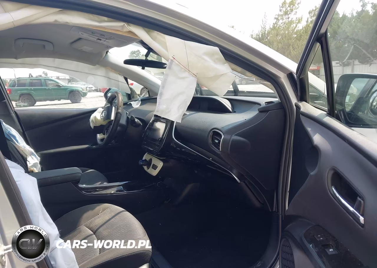 2018 Toyota Prius Prime Plus VIN:JTDKARFP6J3092889 - 5