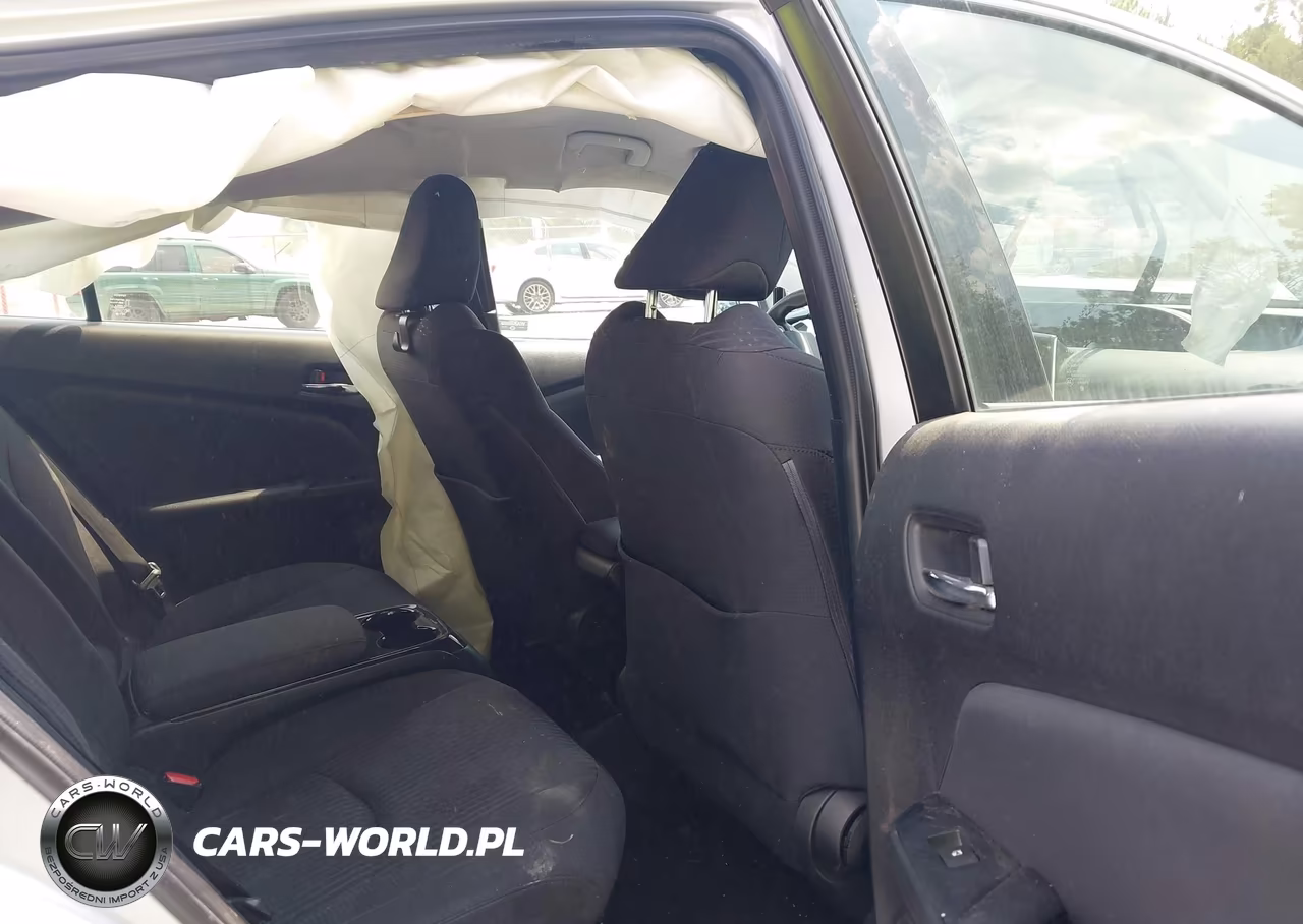 2018 Toyota Prius Prime Plus VIN:JTDKARFP6J3092889 - 8