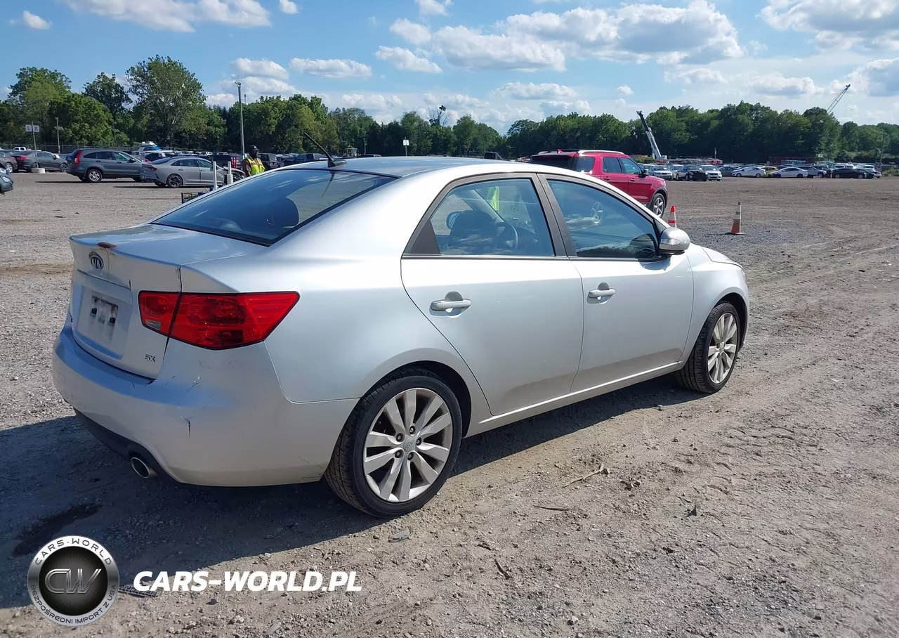 2010 Kia Forte Sx VIN:KNAFW4A3XA5140177 - 4