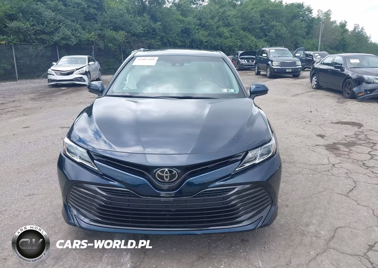 2018 Toyota Camry Le VIN:4T1B11HK8JU537271 - 12