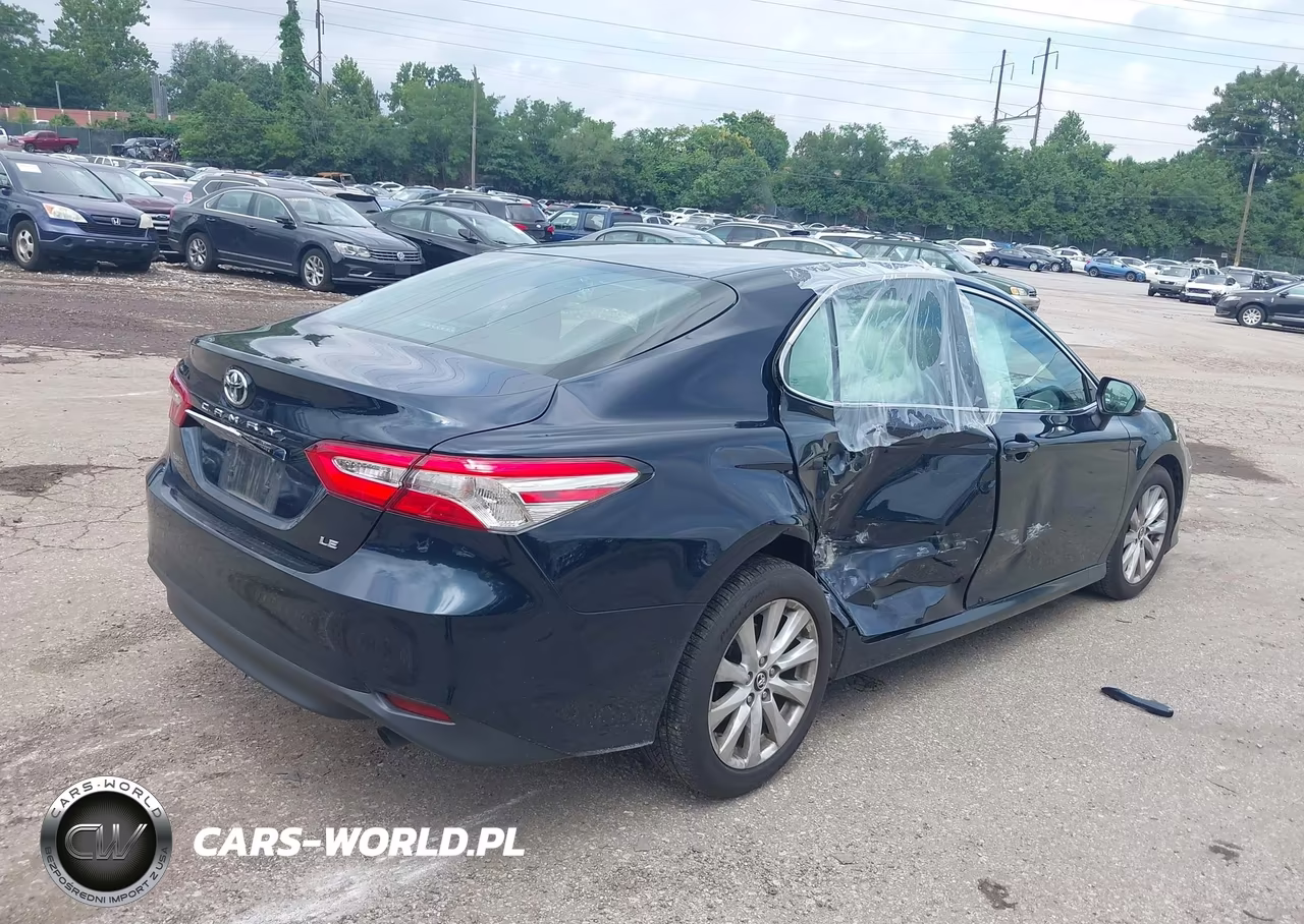 2018 Toyota Camry Le VIN:4T1B11HK8JU537271 - 4