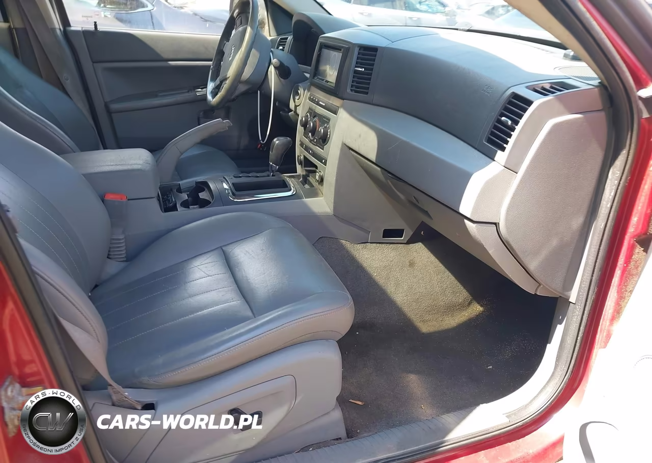 2005 Jeep Grand Cherokee Laredo VIN:1J4GR48K55C630758 - 5