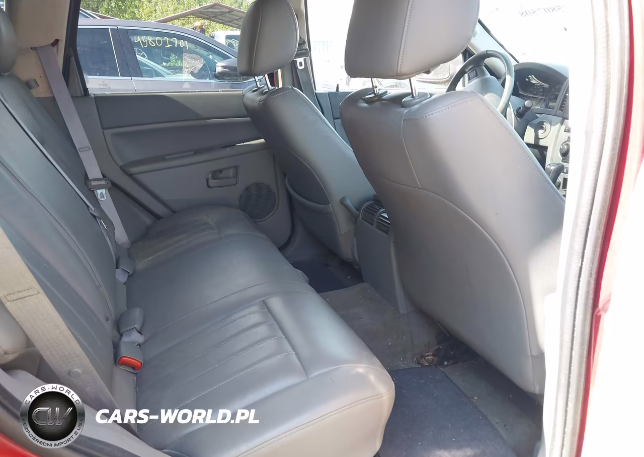 2005 Jeep Grand Cherokee Laredo VIN:1J4GR48K55C630758 - 8
