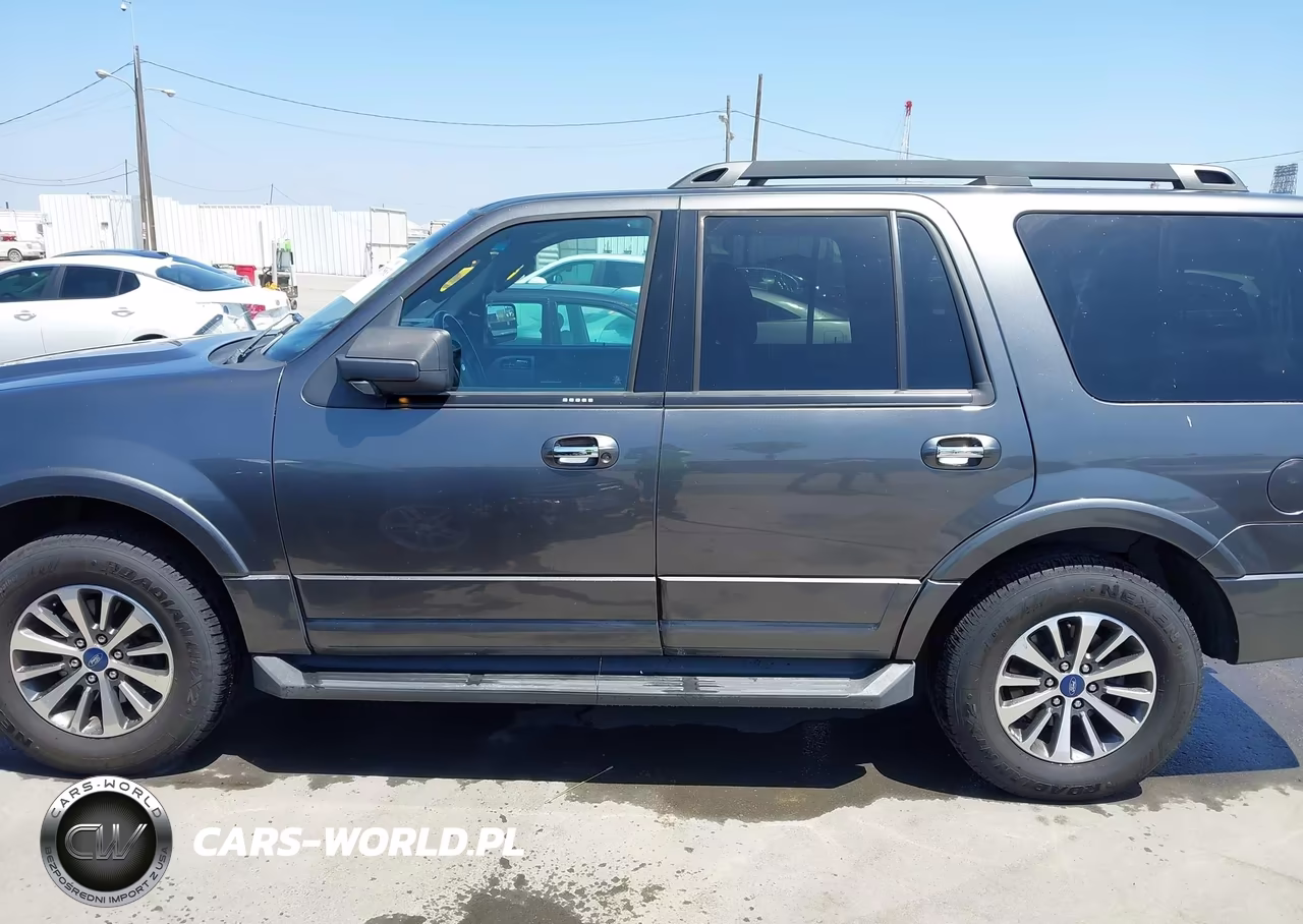 2015 Ford Expedition Xlt VIN:1FMJU1HTXFEF34014 - 14