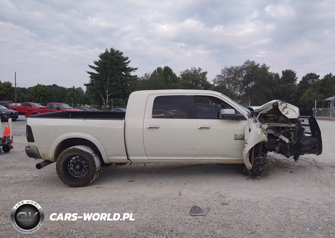 2018 Ram 2500 Laramie 4X4 6'4 Box VIN:3C6UR5NL1JG145320 - 13