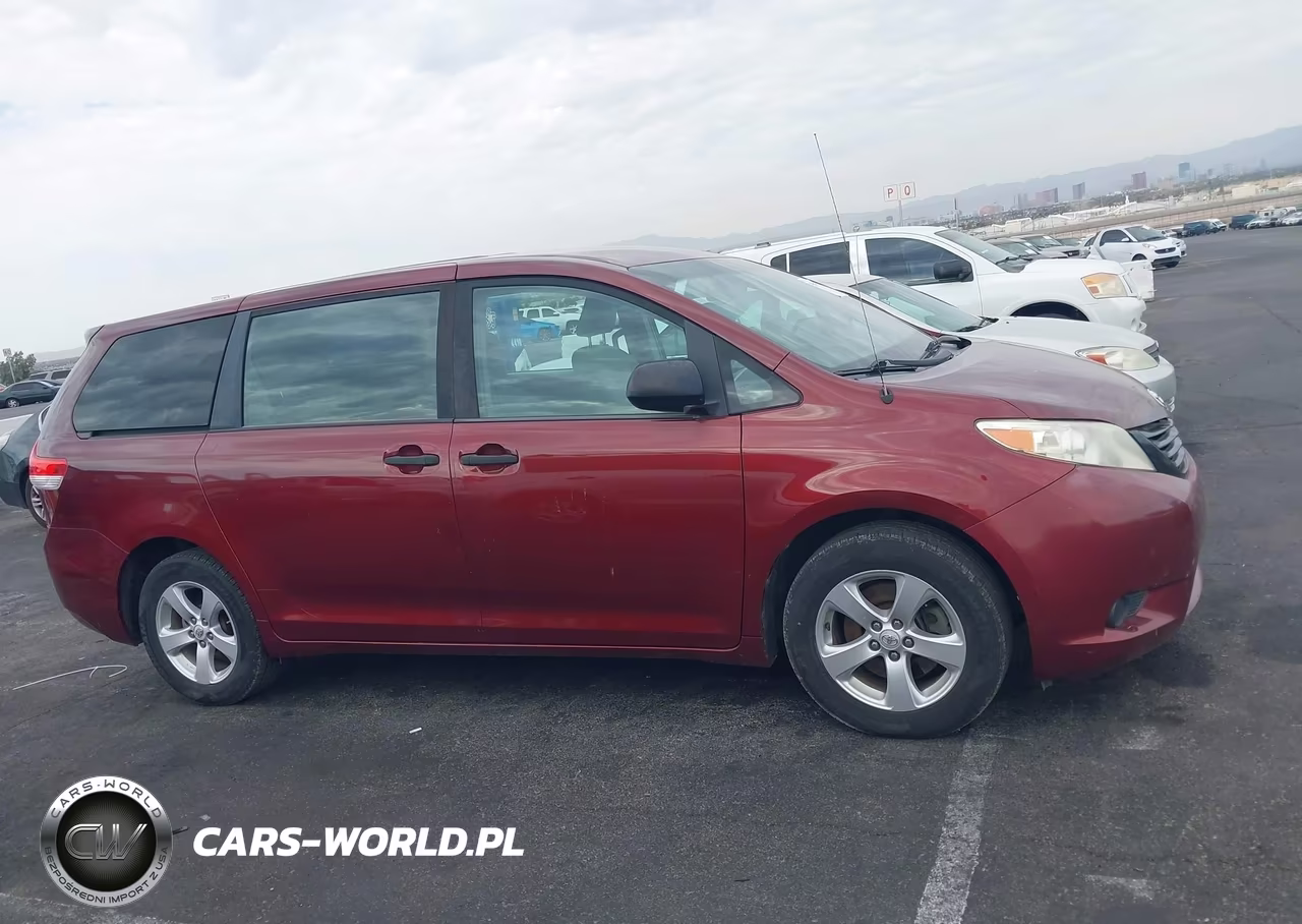 2012 Toyota Sienna Base 7 Passenger VIN:5TDKA3DC1CS009917 - 13