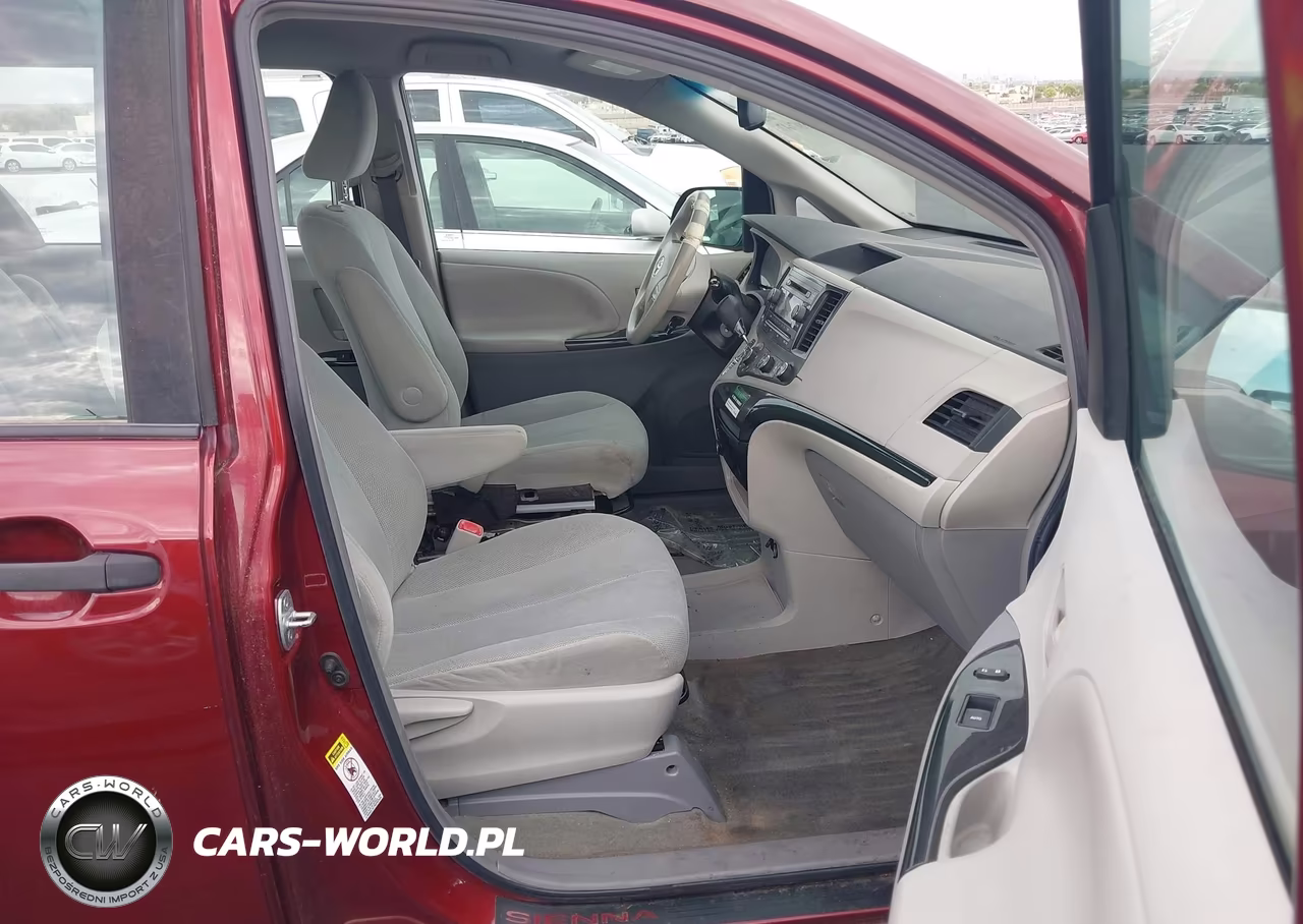 2012 Toyota Sienna Base 7 Passenger VIN:5TDKA3DC1CS009917 - 5