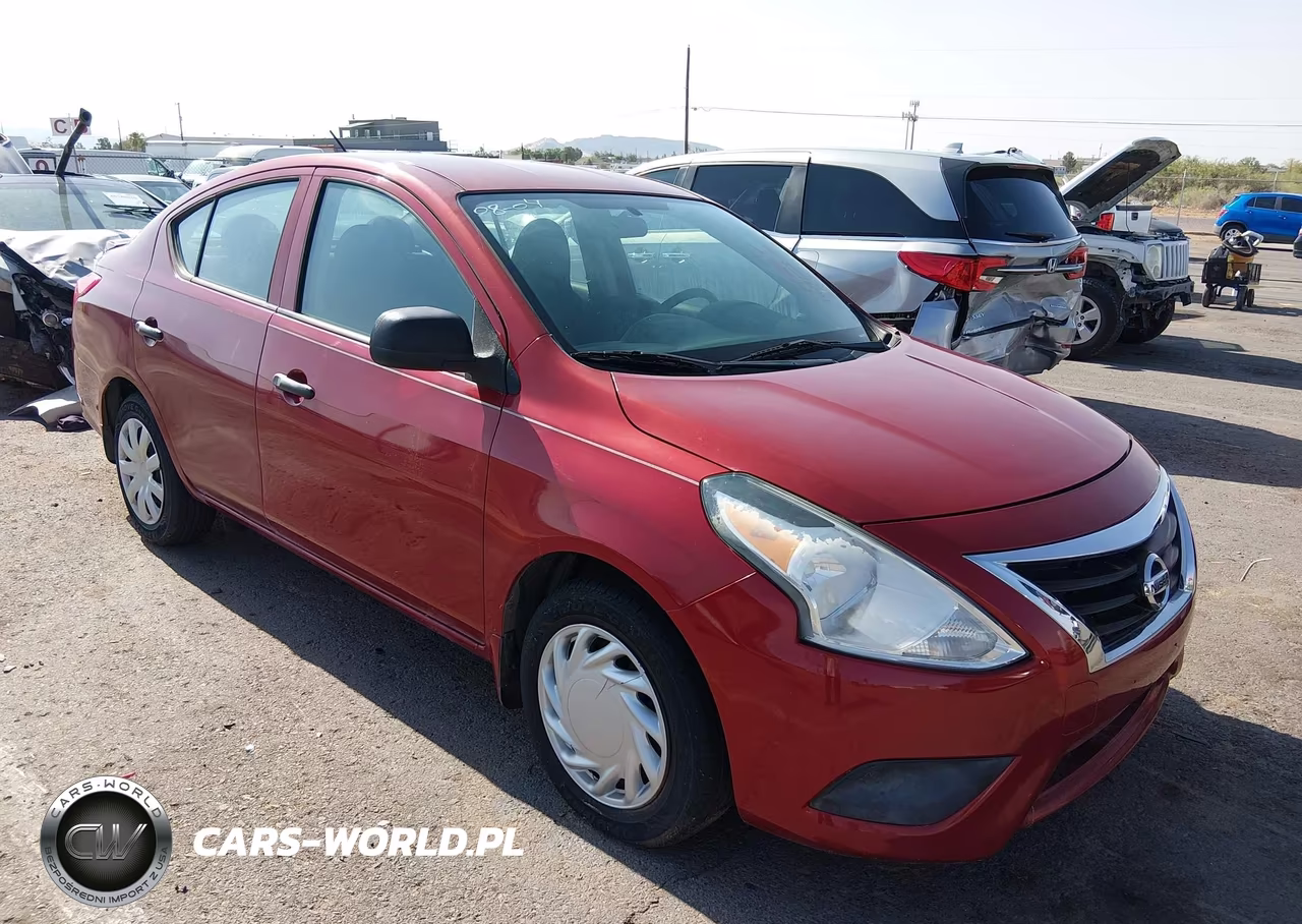 2015 Nissan Versa 1.6 S+
