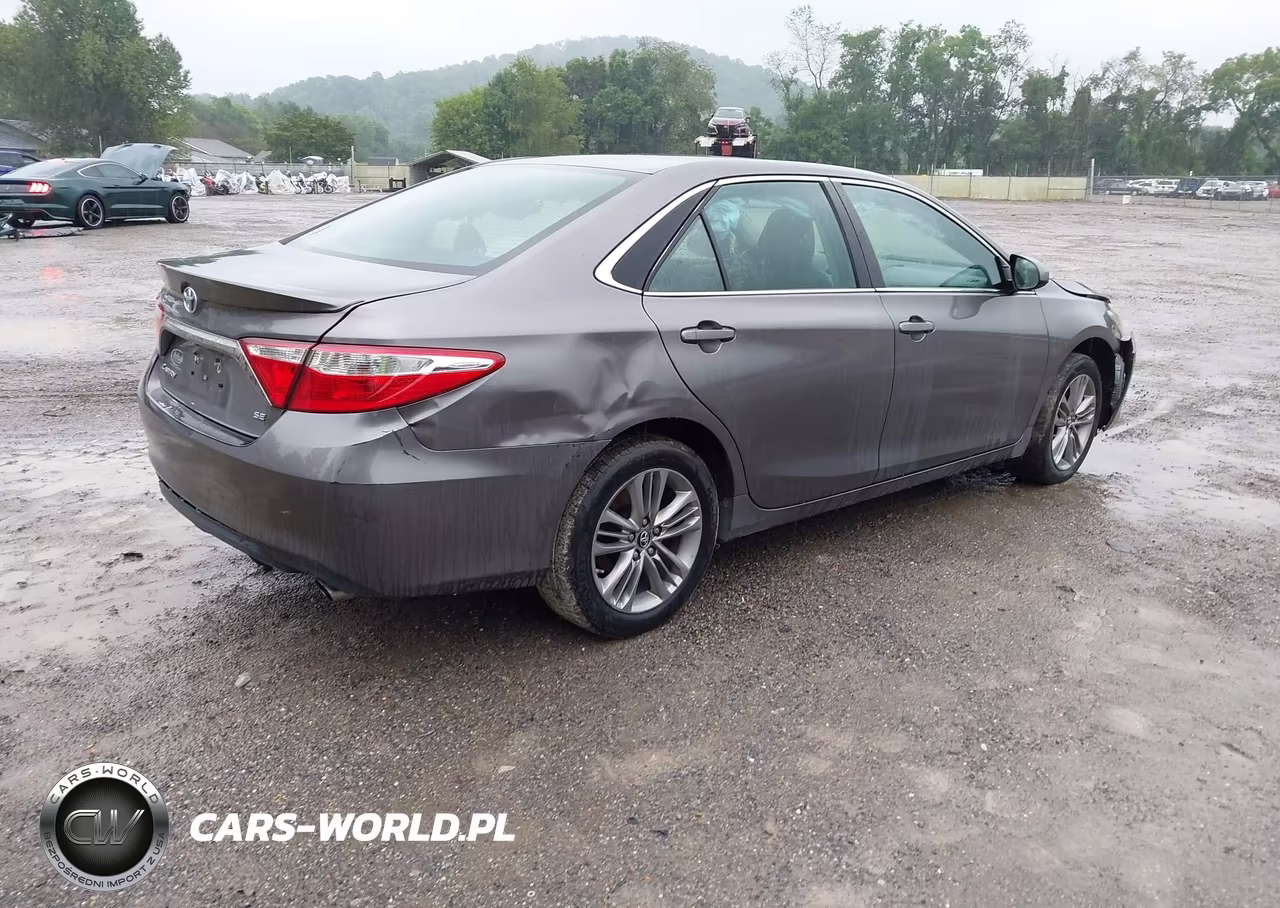 2017 Toyota Camry Se VIN:4T1BF1FK6HU695493 - 4