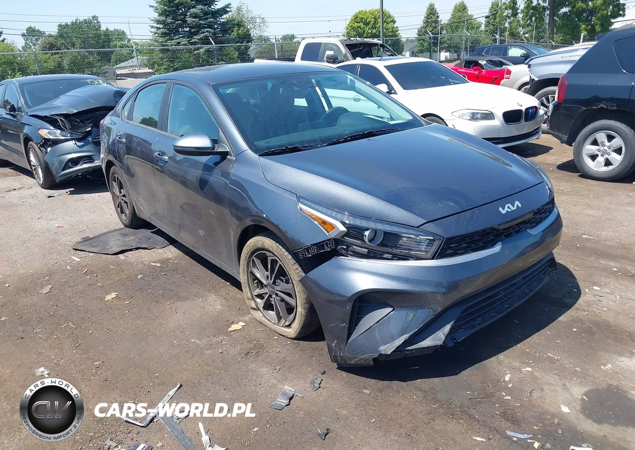 2024 Kia Forte Lxs