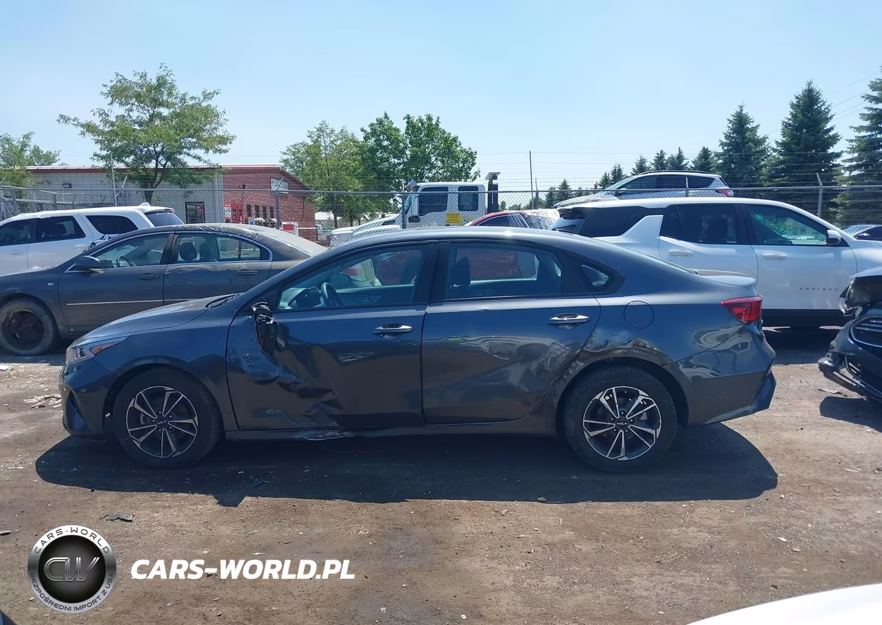 2024 Kia Forte Lxs VIN:3KPF24AD8RE779178 - 14