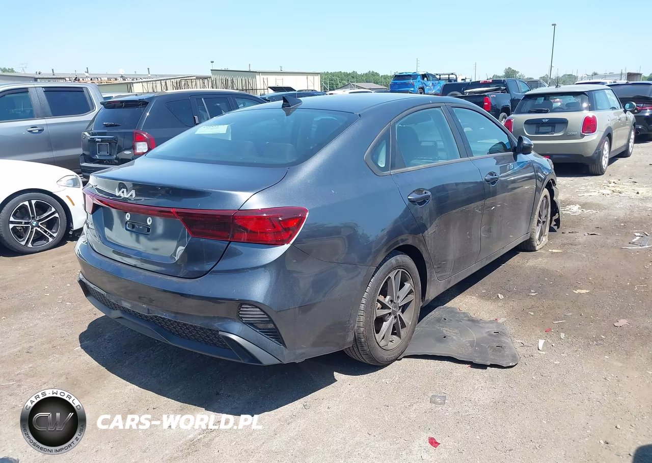 2024 Kia Forte Lxs VIN:3KPF24AD8RE779178 - 4