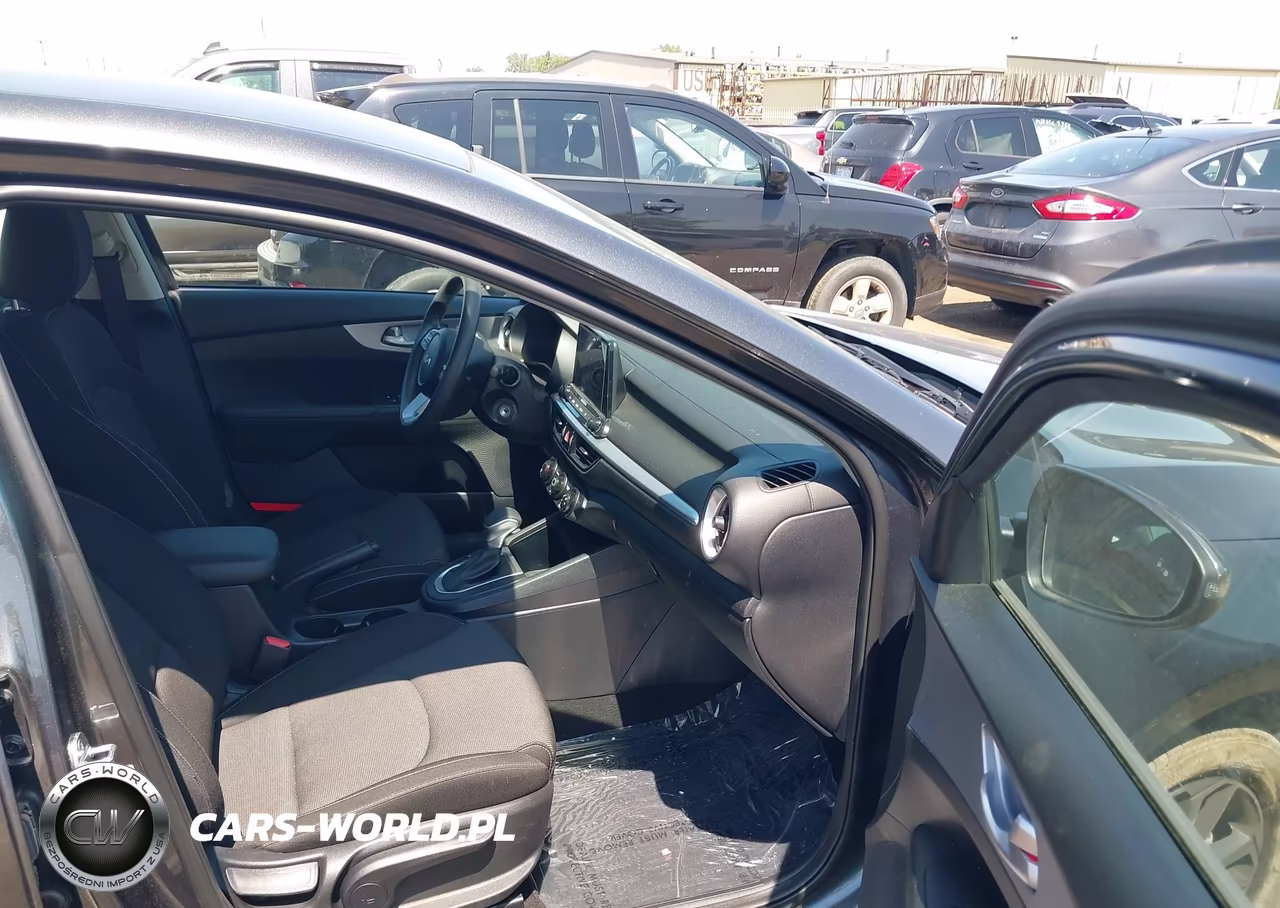 2024 Kia Forte Lxs VIN:3KPF24AD8RE779178 - 5