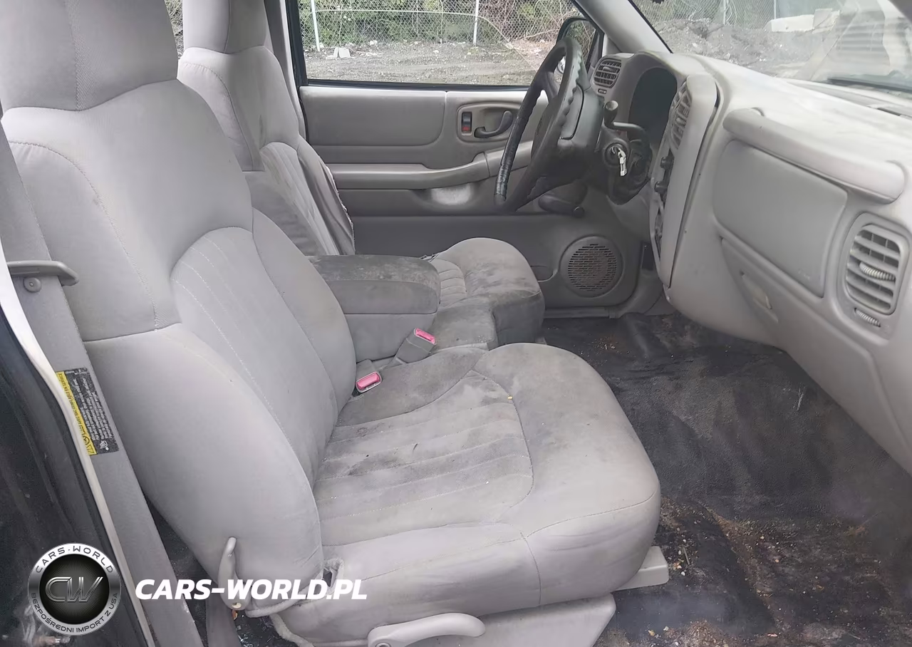 2003 Chevrolet S-10 VIN:1GCCS14H338211387 - 5