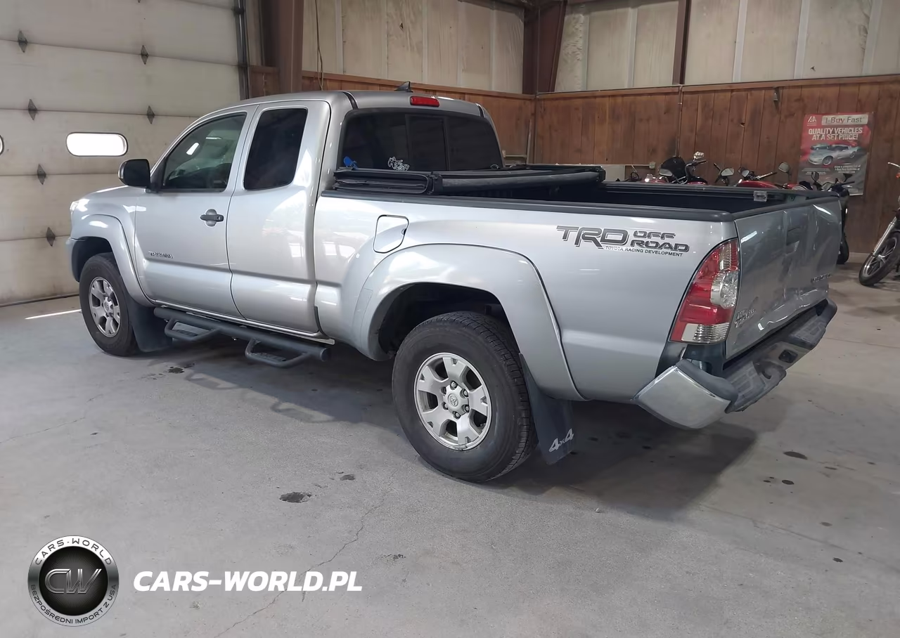 2015 Toyota Tacoma Base V6 VIN:5TFUU4EN5FX135847 - 3