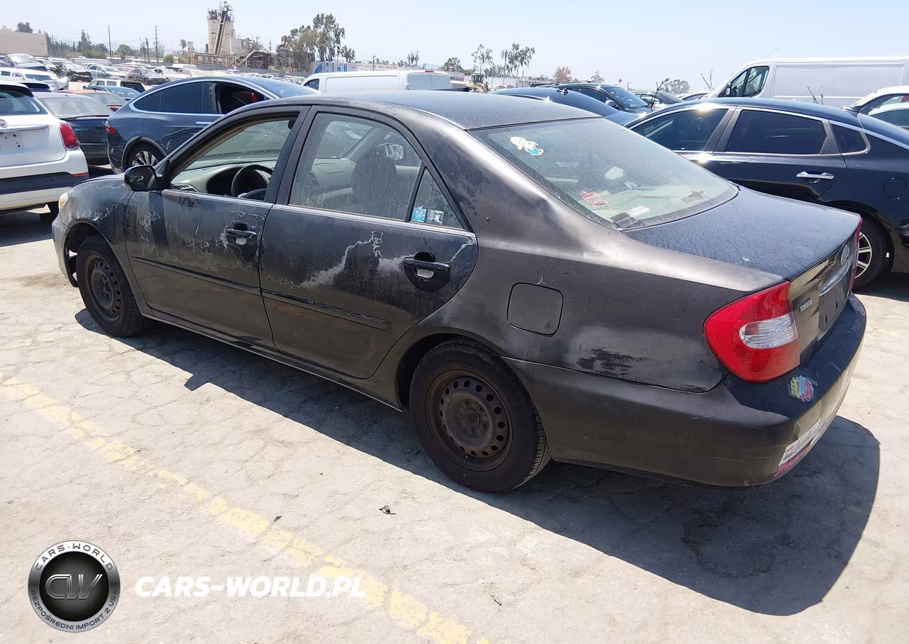 2003 Toyota Camry Le VIN:JTDBE32K530184897 - 3