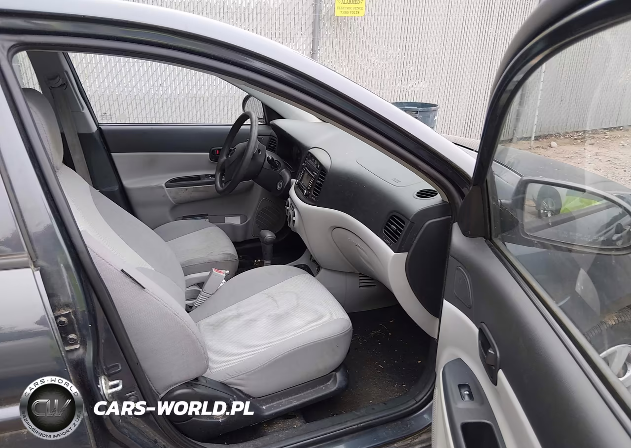 2008 Hyundai Accent Gls VIN:KMHCN46CX8U230460 - 5