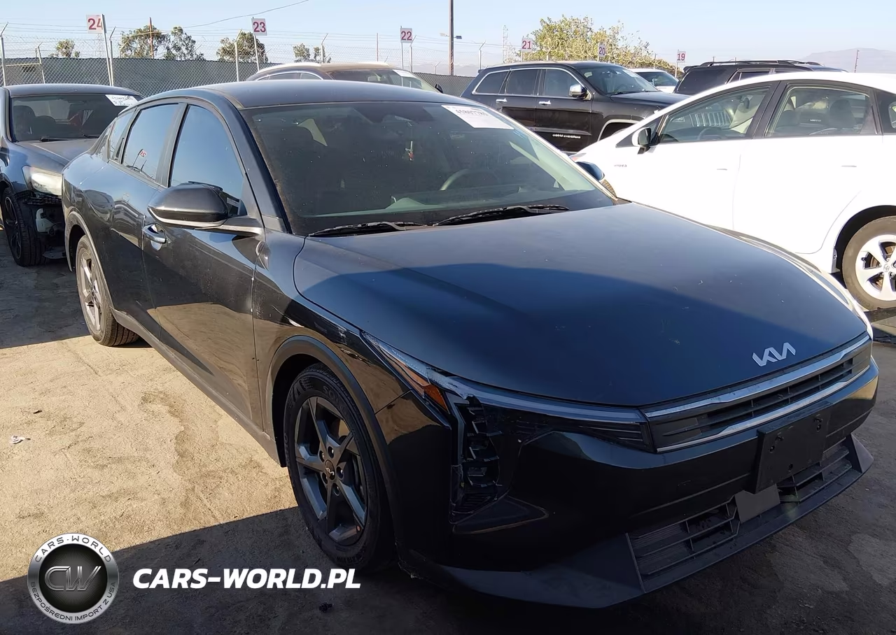 2025 Kia K4 Lxs VIN:3KPFT4DE5SE102838 - 1