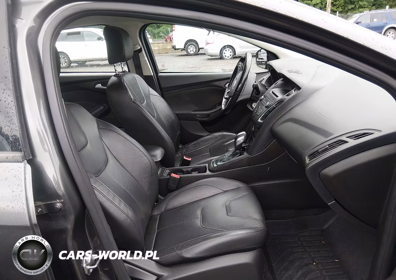 2015 Ford Focus Se VIN:1FADP3F29FL319417 - 5