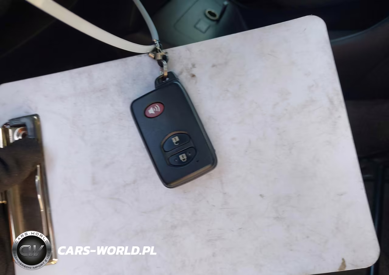 2015 Toyota Prius Two VIN:JTDKN3DU6F1965053 - 11