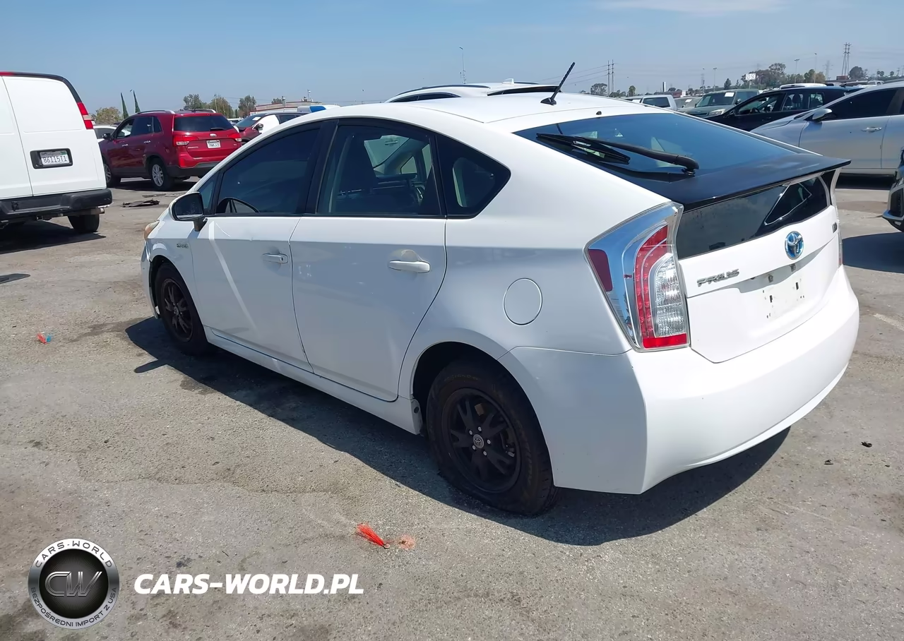 2015 Toyota Prius Two VIN:JTDKN3DU6F1965053 - 3