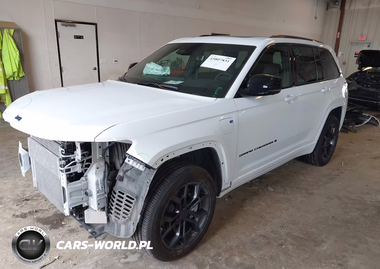 2025 Jeep Grand Cherokee 4Xe Anniversary Edition VIN:1C4RJYB61S8677910 - 2