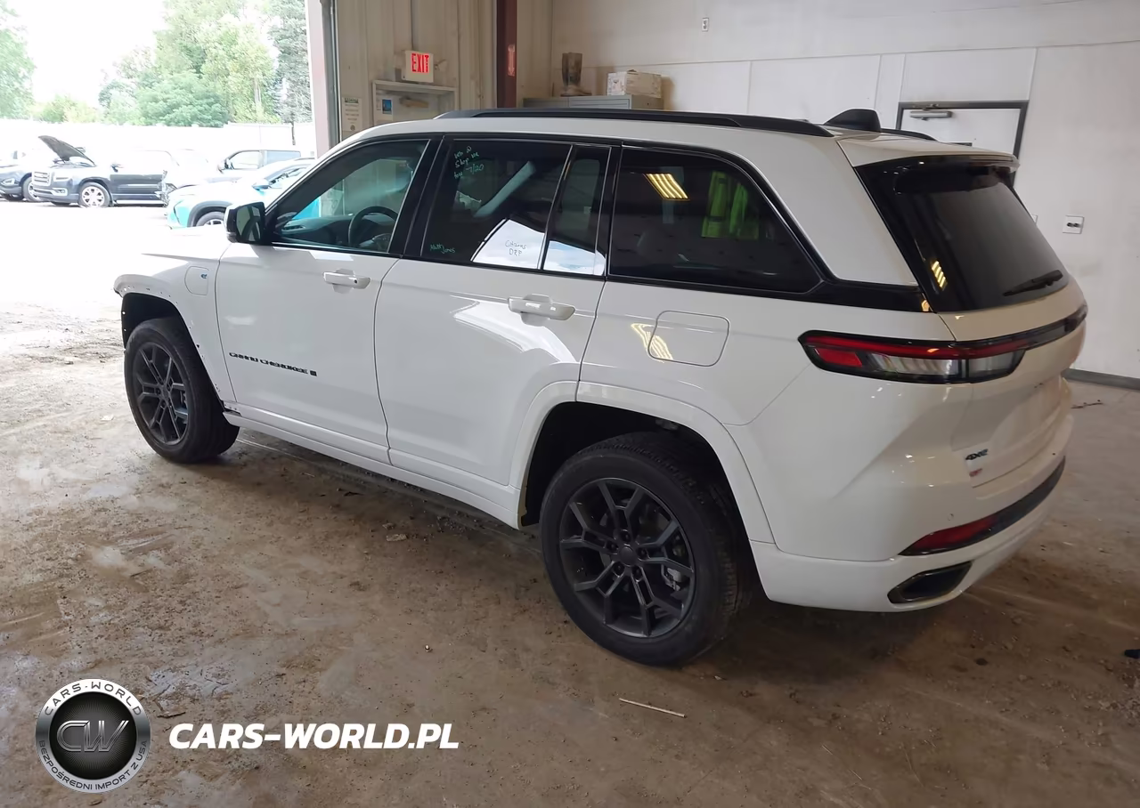 2025 Jeep Grand Cherokee 4Xe Anniversary Edition VIN:1C4RJYB61S8677910 - 3