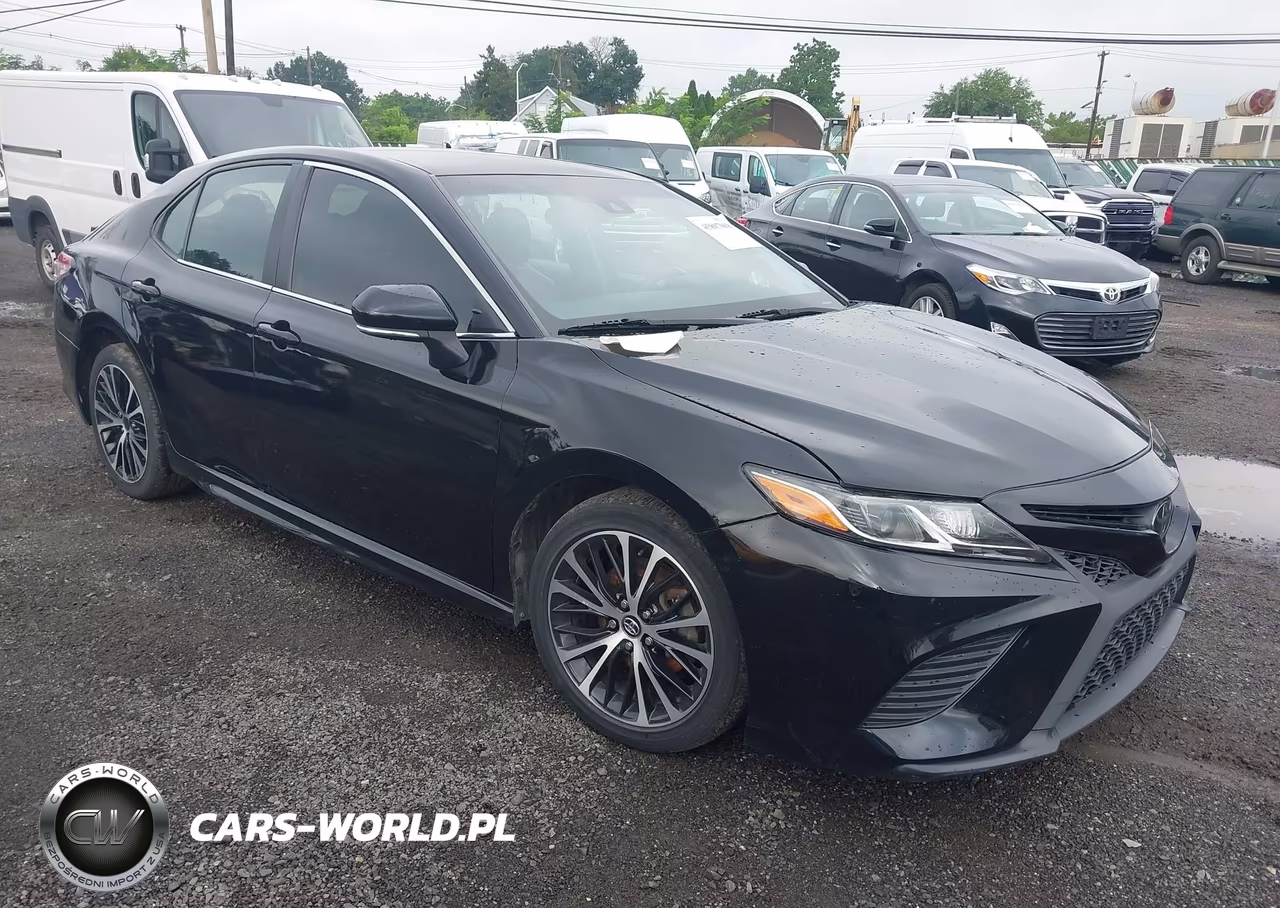 2020 Toyota Camry Se – zdjęcie 1 z 18
