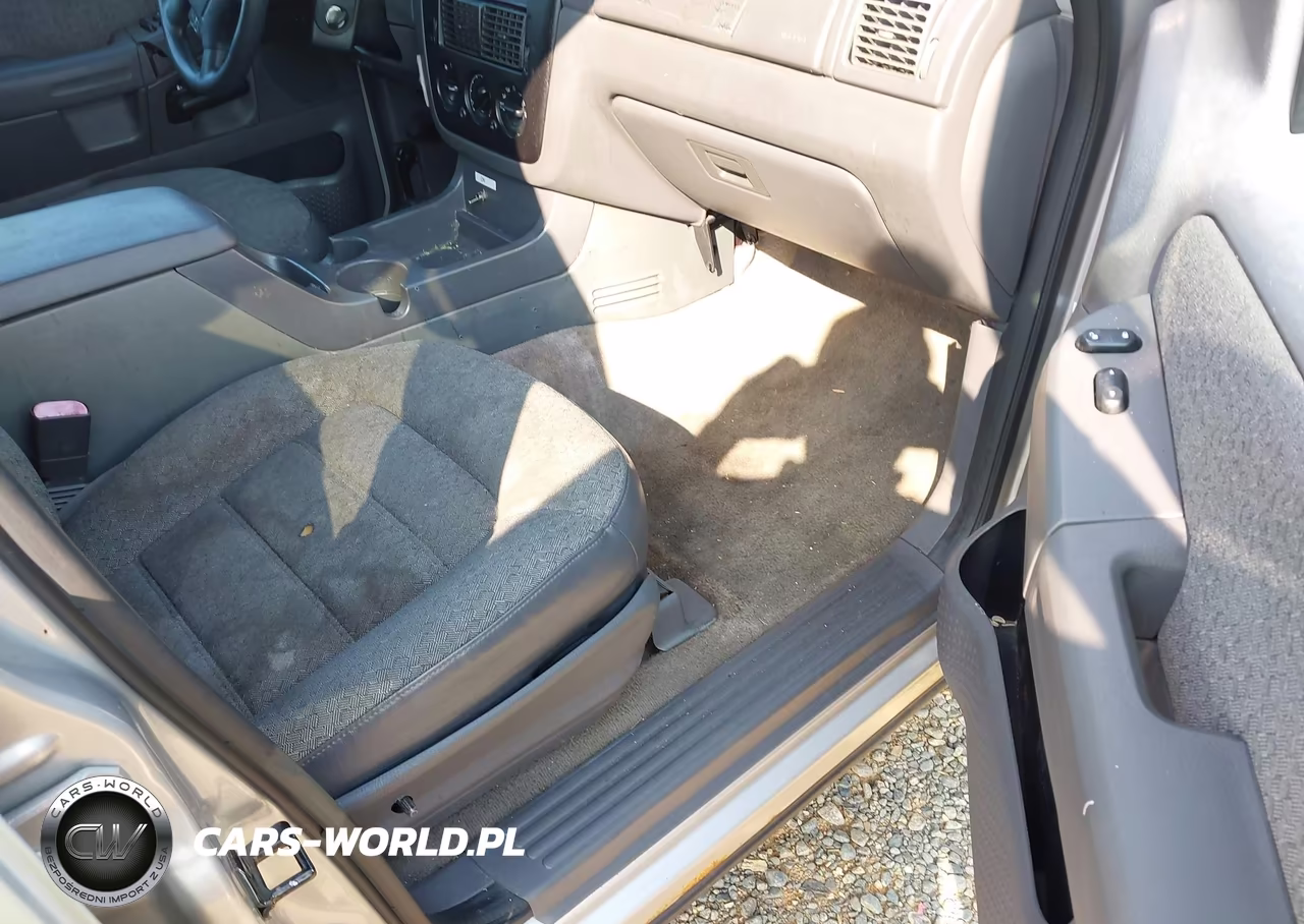 2004 Ford Explorer Xls VIN:1FMZU72KX4UB85266 - 5