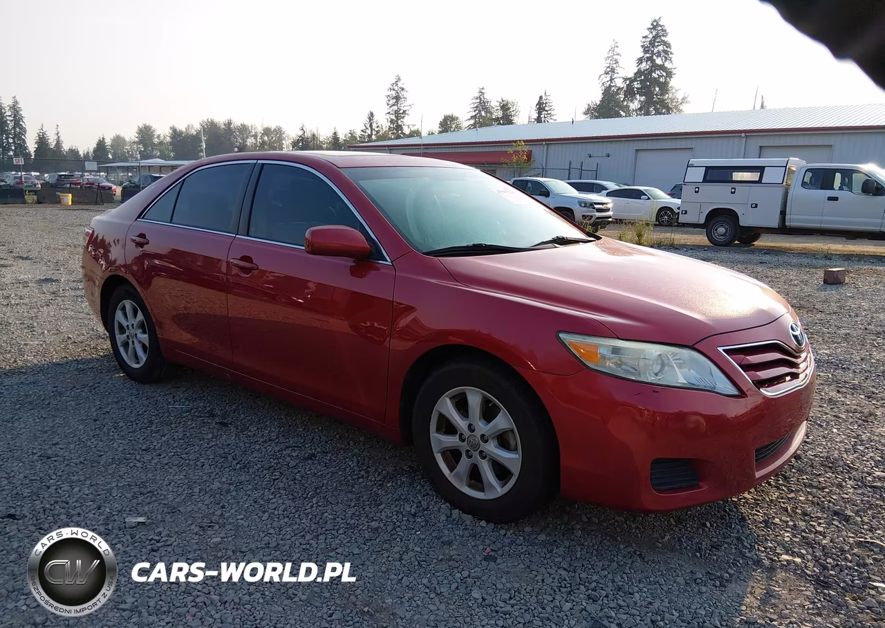 2010 Toyota Camry Le V6 – zdjęcie 1 z 19