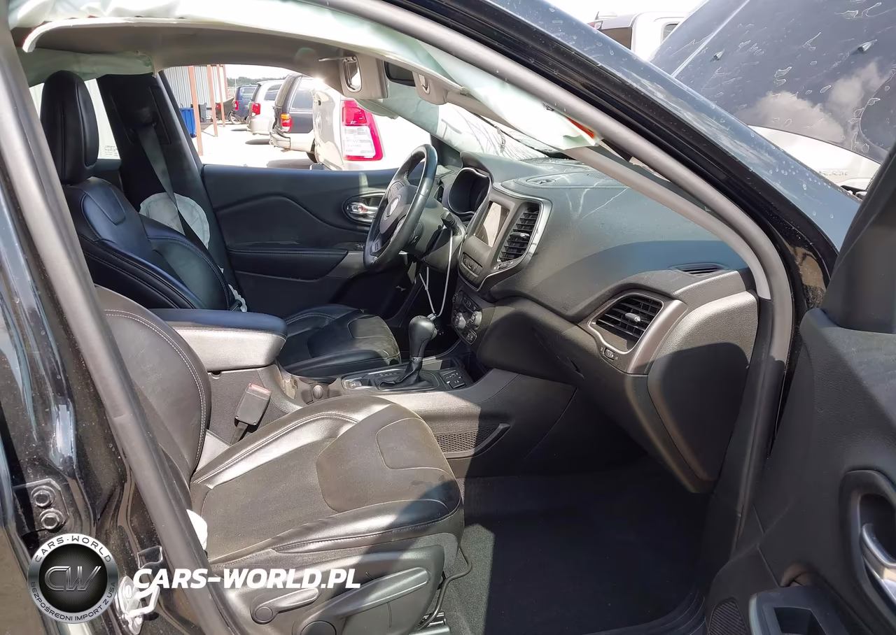 2021 Jeep Cherokee Latitude Plus Fwd VIN:1C4PJLLB9MD116192 - 5