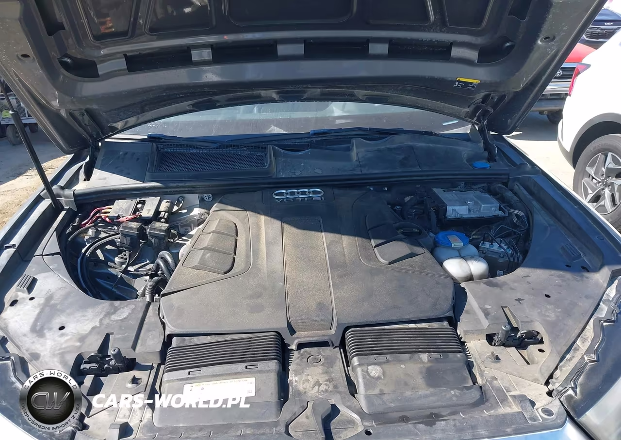 2017 Audi Q7 3.0T Premium VIN:WA1LAAF71HD024262 - 10