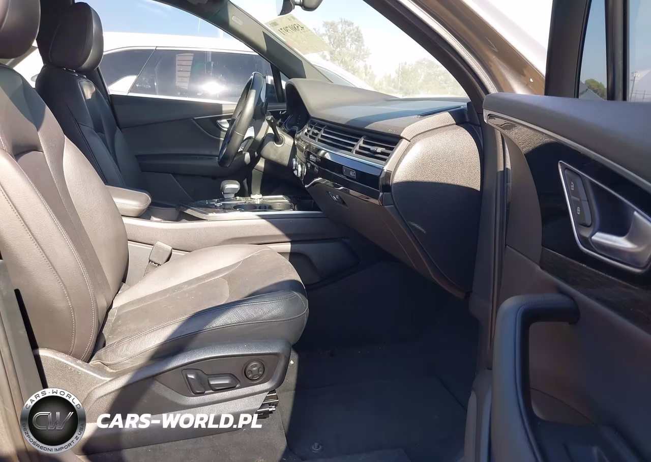 2017 Audi Q7 3.0T Premium VIN:WA1LAAF71HD024262 - 5