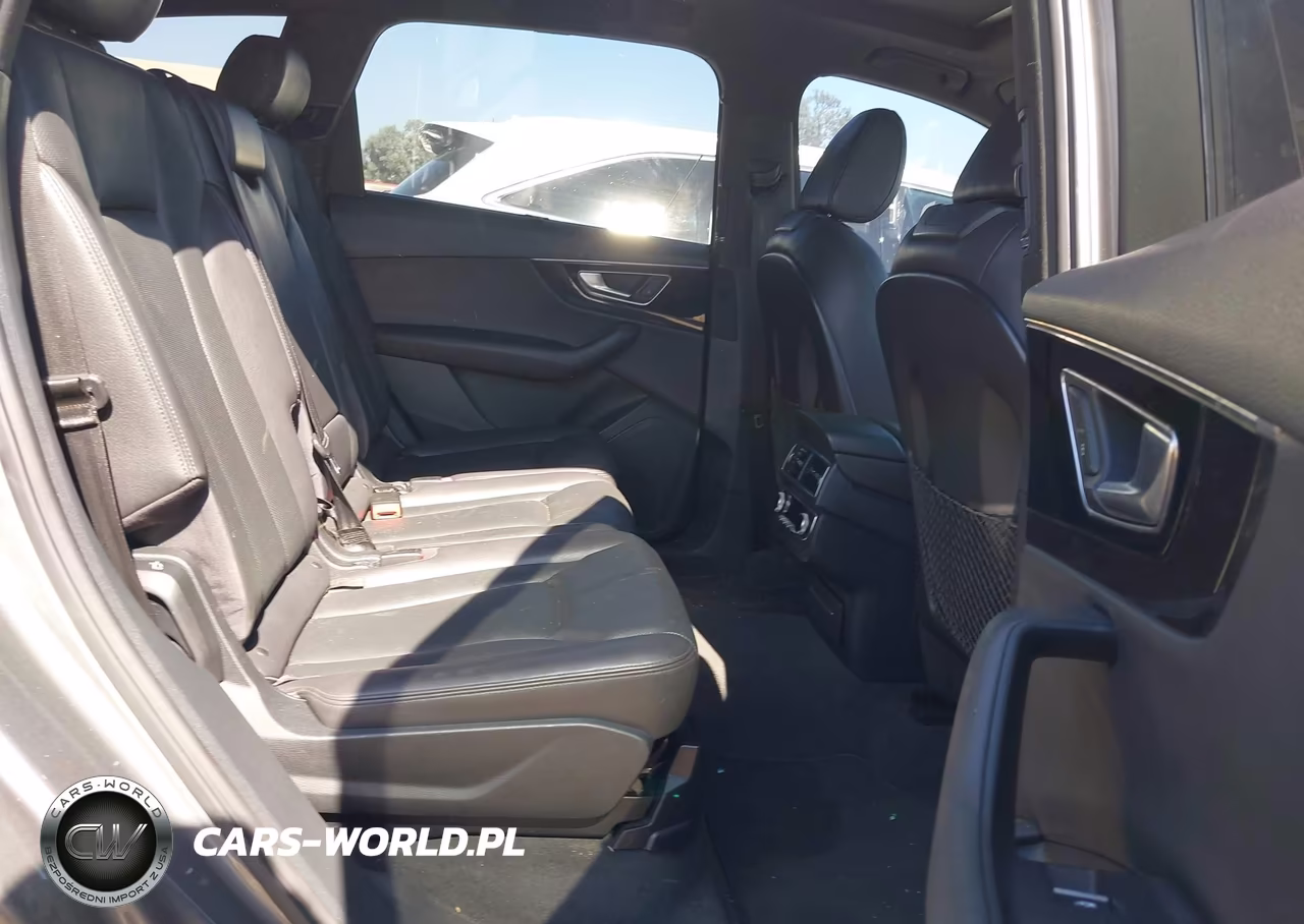 2017 Audi Q7 3.0T Premium VIN:WA1LAAF71HD024262 - 8