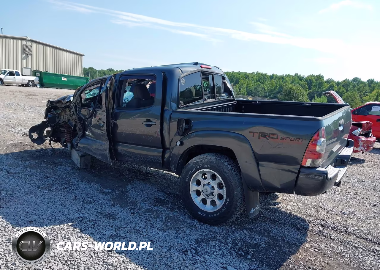 2014 Toyota Tacoma Base V6 VIN:3TMLU4EN0EM162390 - 3