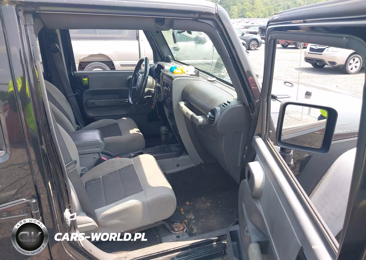 2009 Jeep Wrangler Unlimited X VIN:1J4GA39199L773063 - 5