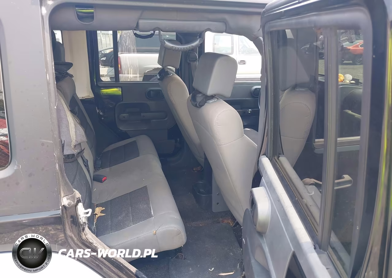 2009 Jeep Wrangler Unlimited X VIN:1J4GA39199L773063 - 8