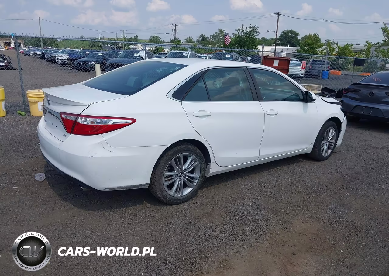 2016 Toyota Camry Se VIN:4T1BF1FK3GU172432 - 4