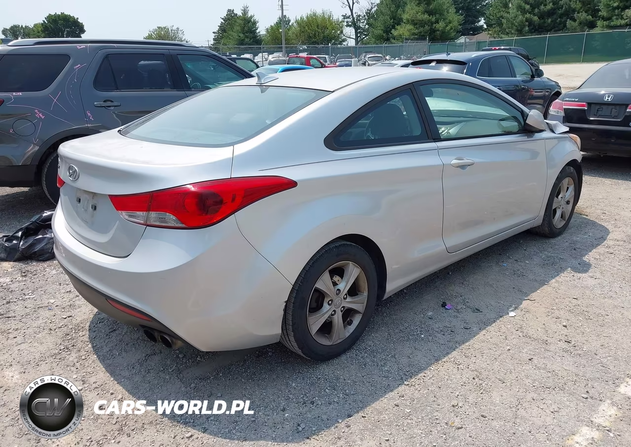 2013 Hyundai Elantra Gs VIN:KMHDH6AE7DU005388 - 4