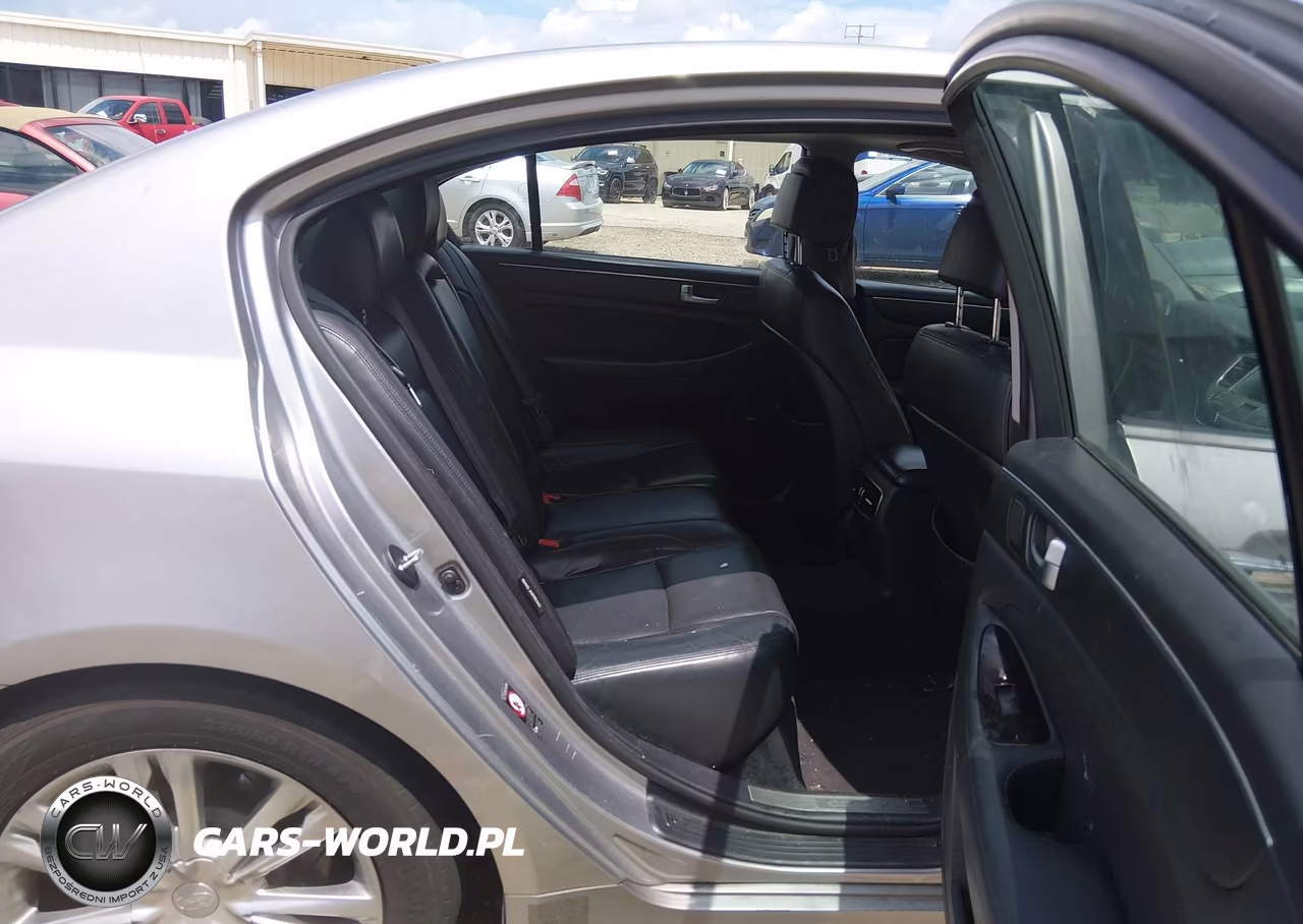 2012 Hyundai Genesis 3.8 VIN:KMHGC4DD9CU208588 - 8
