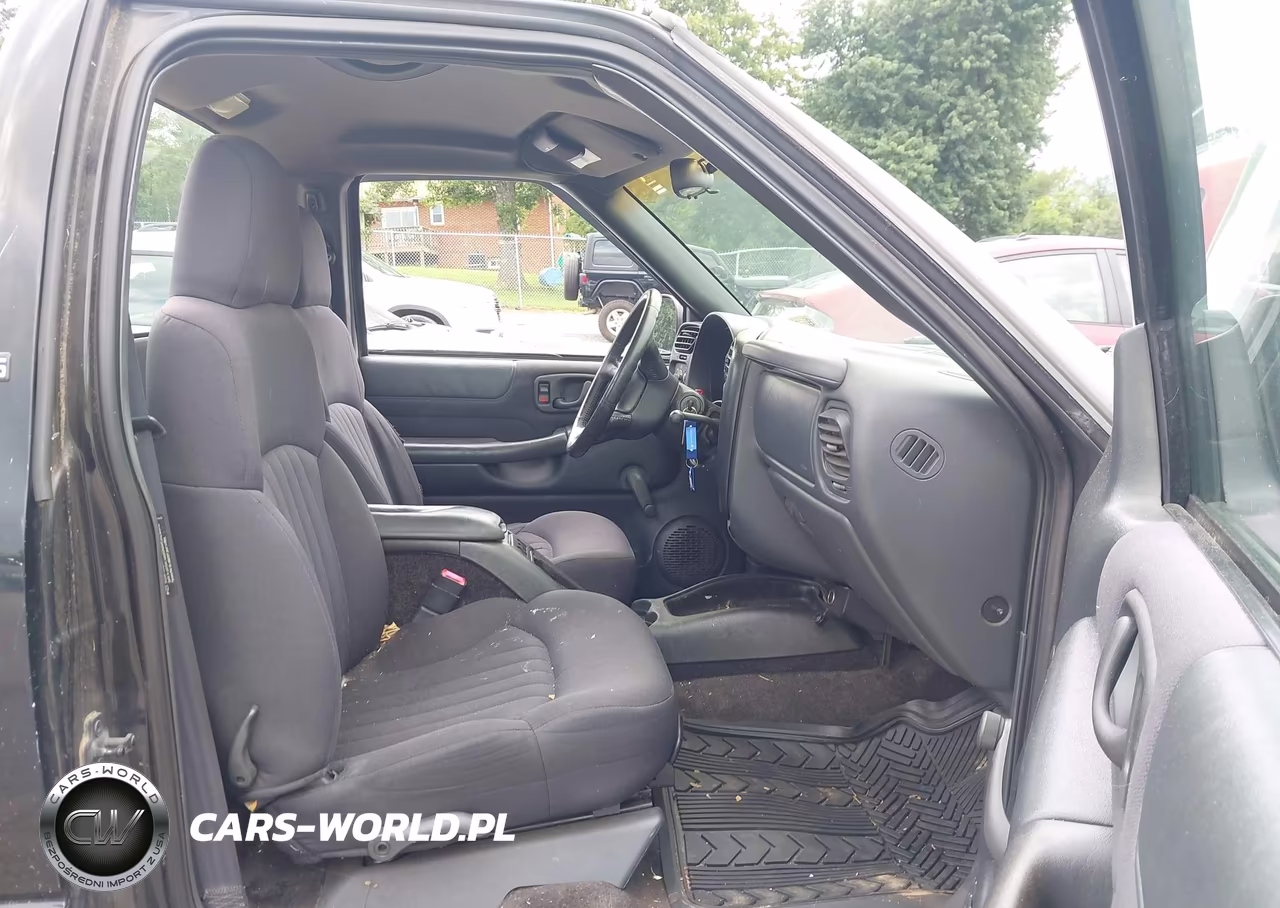 2003 Chevrolet S-10 Ls VIN:1GCCS14HX38175004 - 5