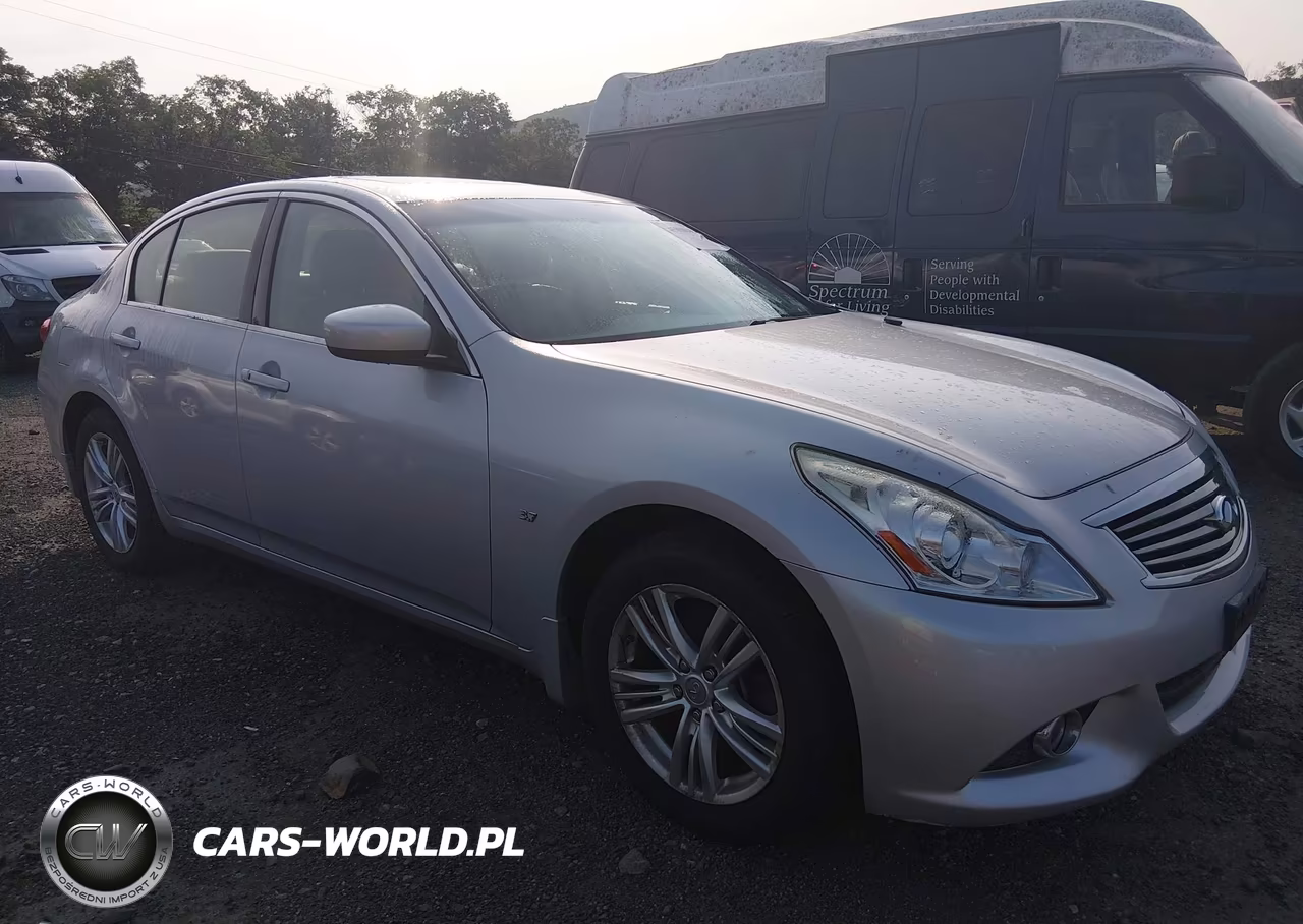 2015 Infiniti Q40 – zdjęcie 1 z 16