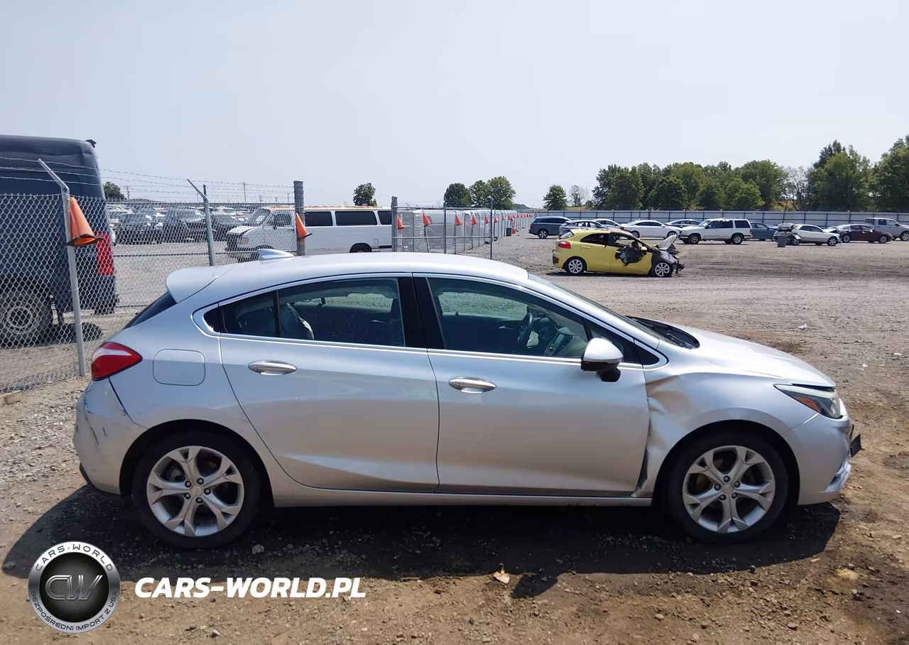 2017 Chevrolet Cruze Premier Auto VIN:3G1BF6SM8HS590083 - 13