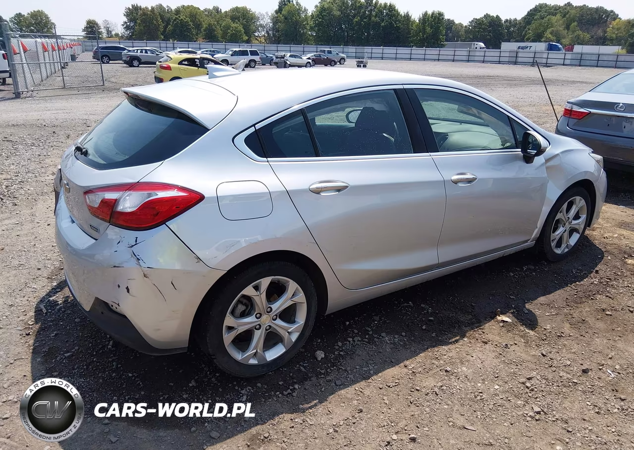 2017 Chevrolet Cruze Premier Auto VIN:3G1BF6SM8HS590083 - 4